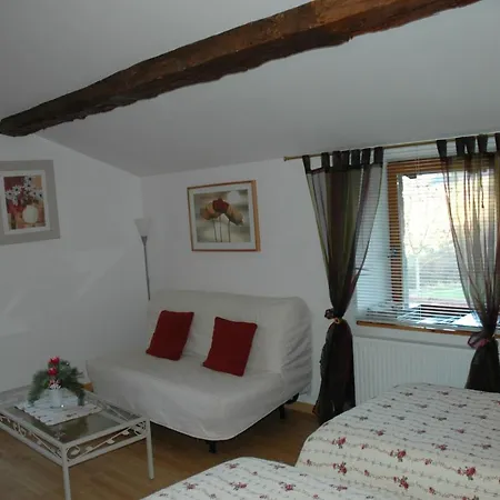 Bed & Breakfast D'hotes La Hulotte 69 *